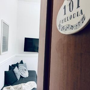 Estudio Deluxe